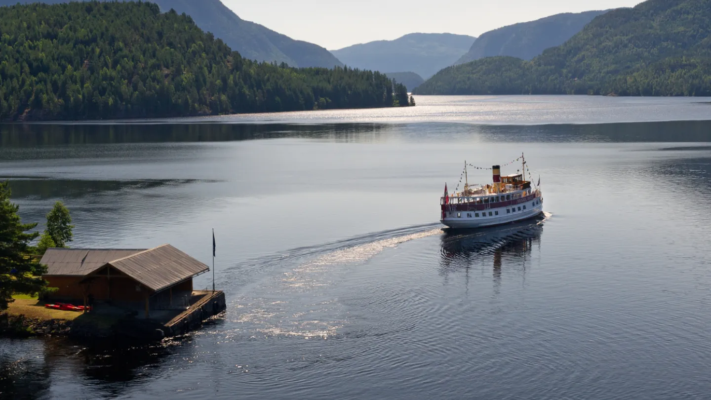 M/S Henrik Ibsen ved spjottsodd